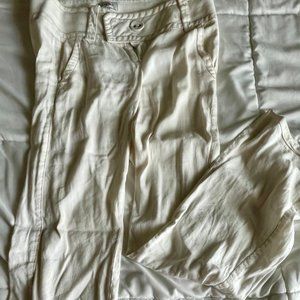 Vintage nice white linen pants that blend in